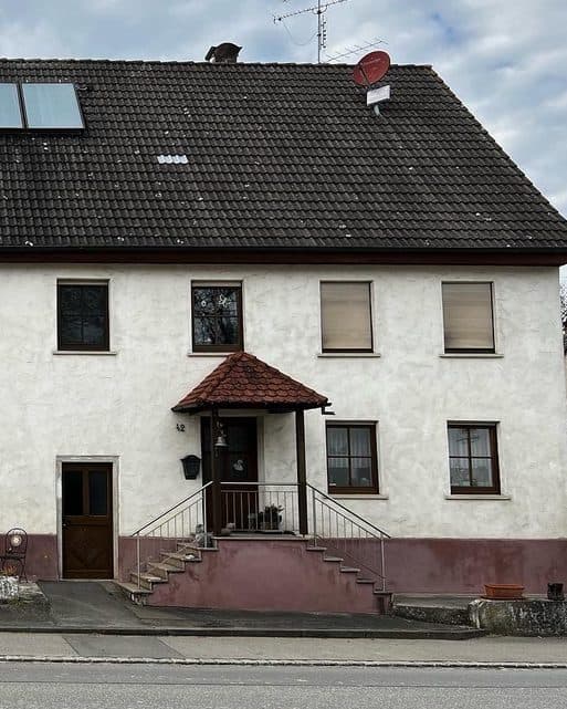 Fassade in Rupertshofen (Vorher) — Malerbetrieb Schwab, Oberschwaben